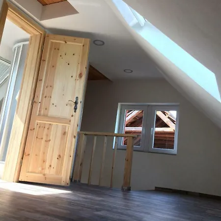 بيت للعطل Na Samote U Lesa Komarice